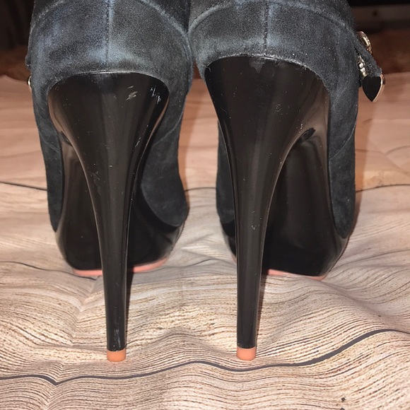 Suede angle booties (European brand) - Picture 4 of 7